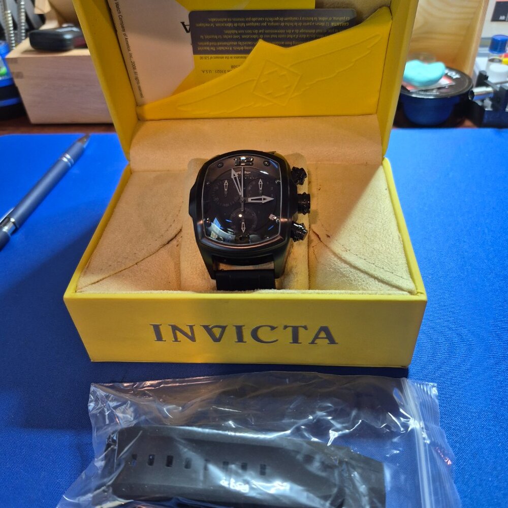 Invicta LUPAH Chronograph - Picture 2 of 8